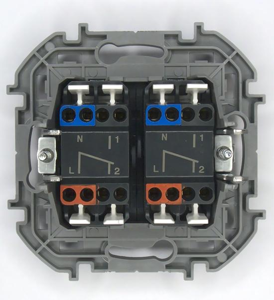 Фото №2 Переключатель модульный двухклавишный с подсветкой- INSPIRIA - 10 AX - 250 В~ - алюминий (673667)