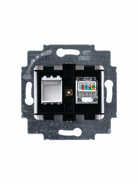 Фото №4 Розетка информационная ABB Levit RJ45 категория 5e и заглушка жемчуг (5014H-A51017 68W)