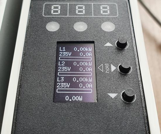 Фото №9 Блок розеток вертикальный, мониторинг, измерение, 3 фазы 16А, 24S, 1820 мм, вх IEC 309, шнур 3м (R-MC8-3x16-24S-MI-1820-3-3PN)
