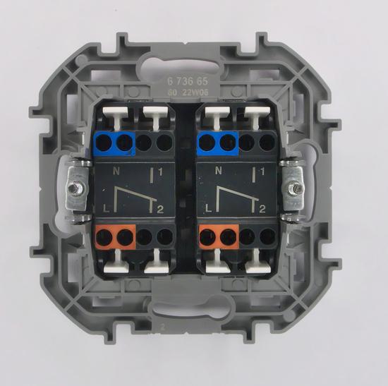 Фото №2 Переключатель модульный двухклавишный с подсветкой- INSPIRIA - 10 AX - 250 В~ - белый (673665)