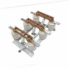 фото Разъединитель РВ-(ф)-10/630 в комплекте с приводоми вилками (исполнение с фарфоровыми изоляторами) (5146369)